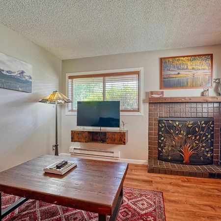 Riverfront Family-Friendly Condo آفون المظهر الخارجي الصورة