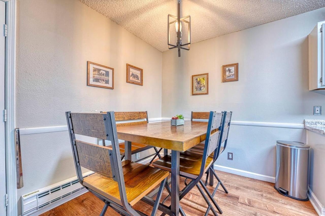 Riverfront Family-Friendly Condo آفون المظهر الخارجي الصورة