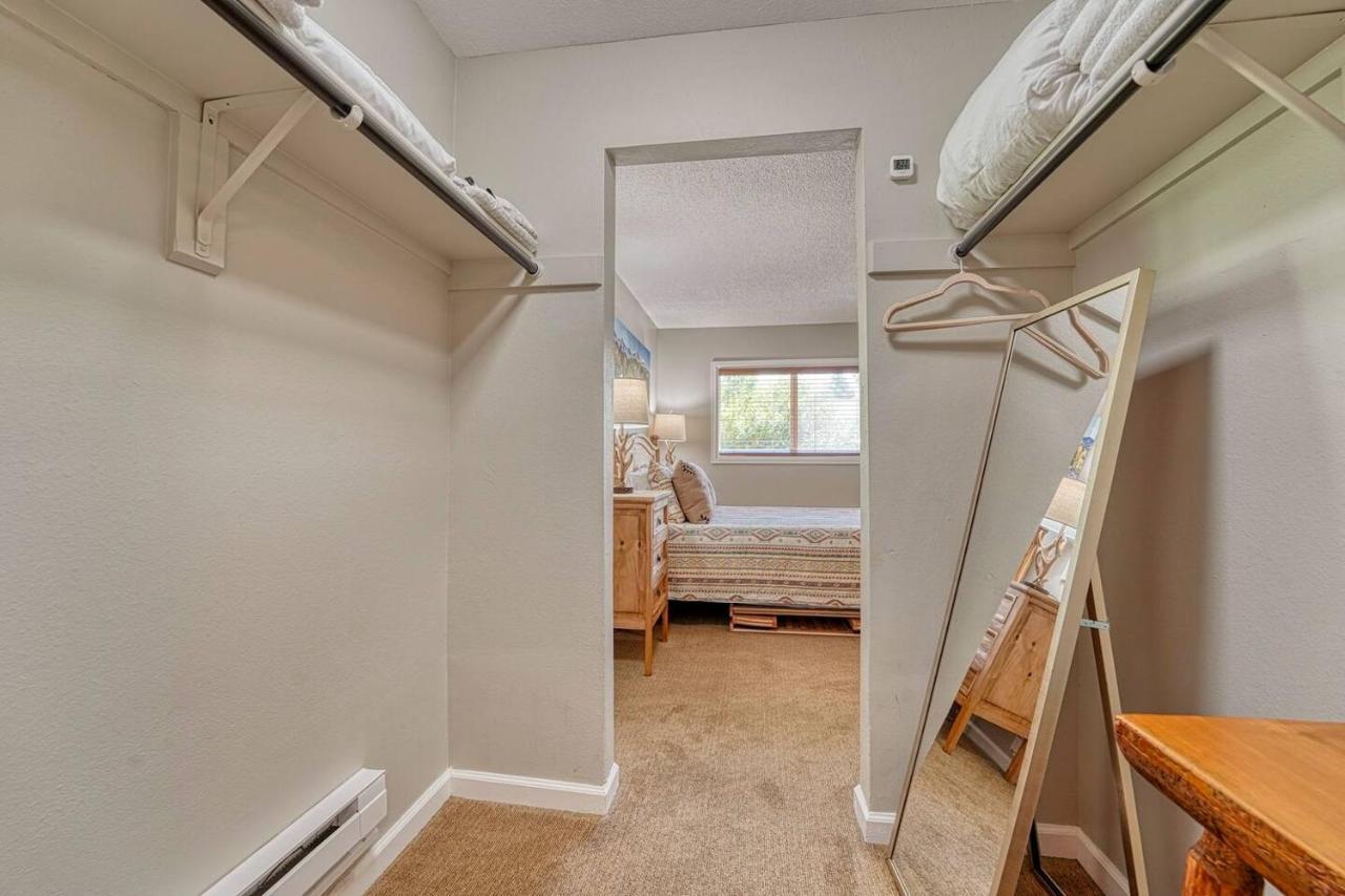 Riverfront Family-Friendly Condo آفون المظهر الخارجي الصورة